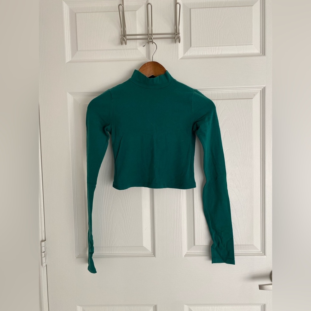 Juniors Longsleeve Crop Shirt